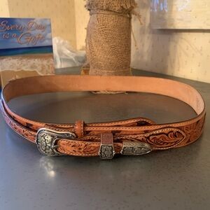 Tony Lama Tan Tooled Ranger leather belt, has BEAUTIFUL SILVER buckle.